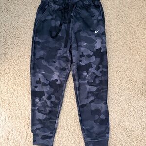 Nike Rebel camouflage-print Dri-FIT jersey track pants